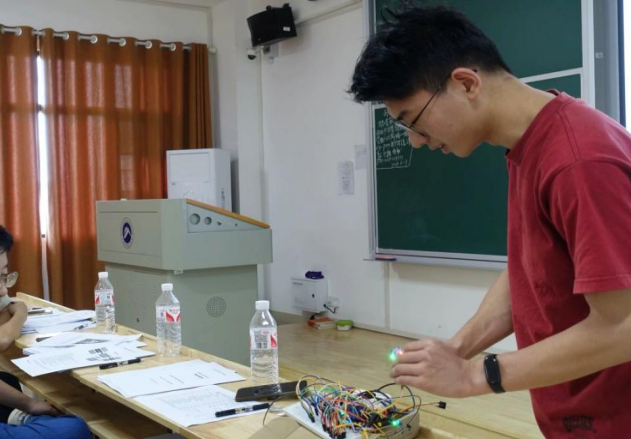 2683179098e24afbae05cbc18b84554b.png 2683179098e24afbae05cbc18b84554b.png